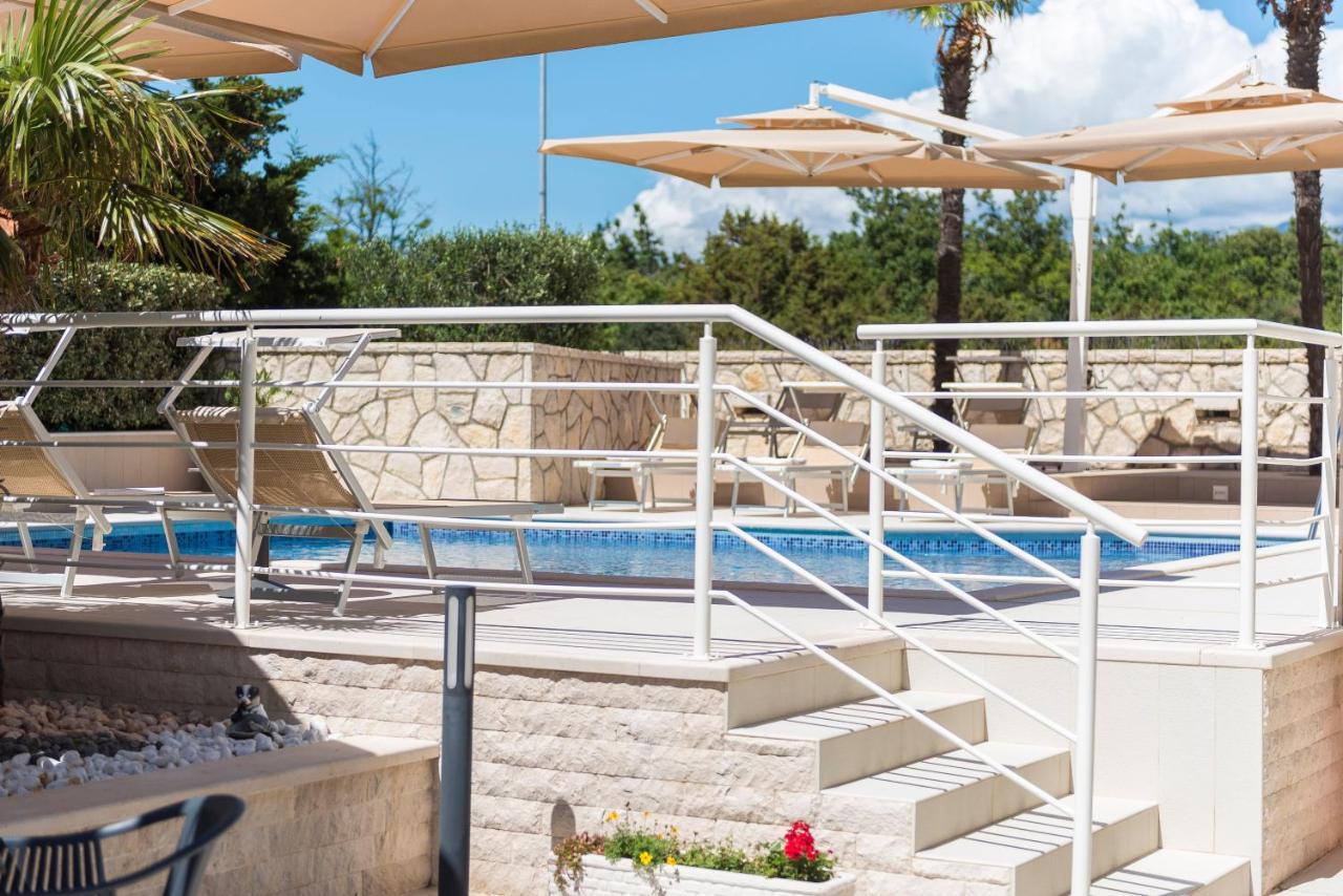 Pool Terrace Sea View Sarkic Apartman Novalja Kültér fotó