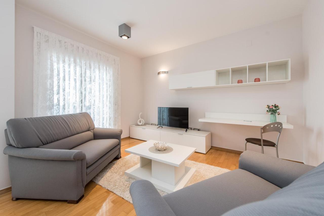 Pool Terrace Sea View Sarkic Apartman Novalja Kültér fotó
