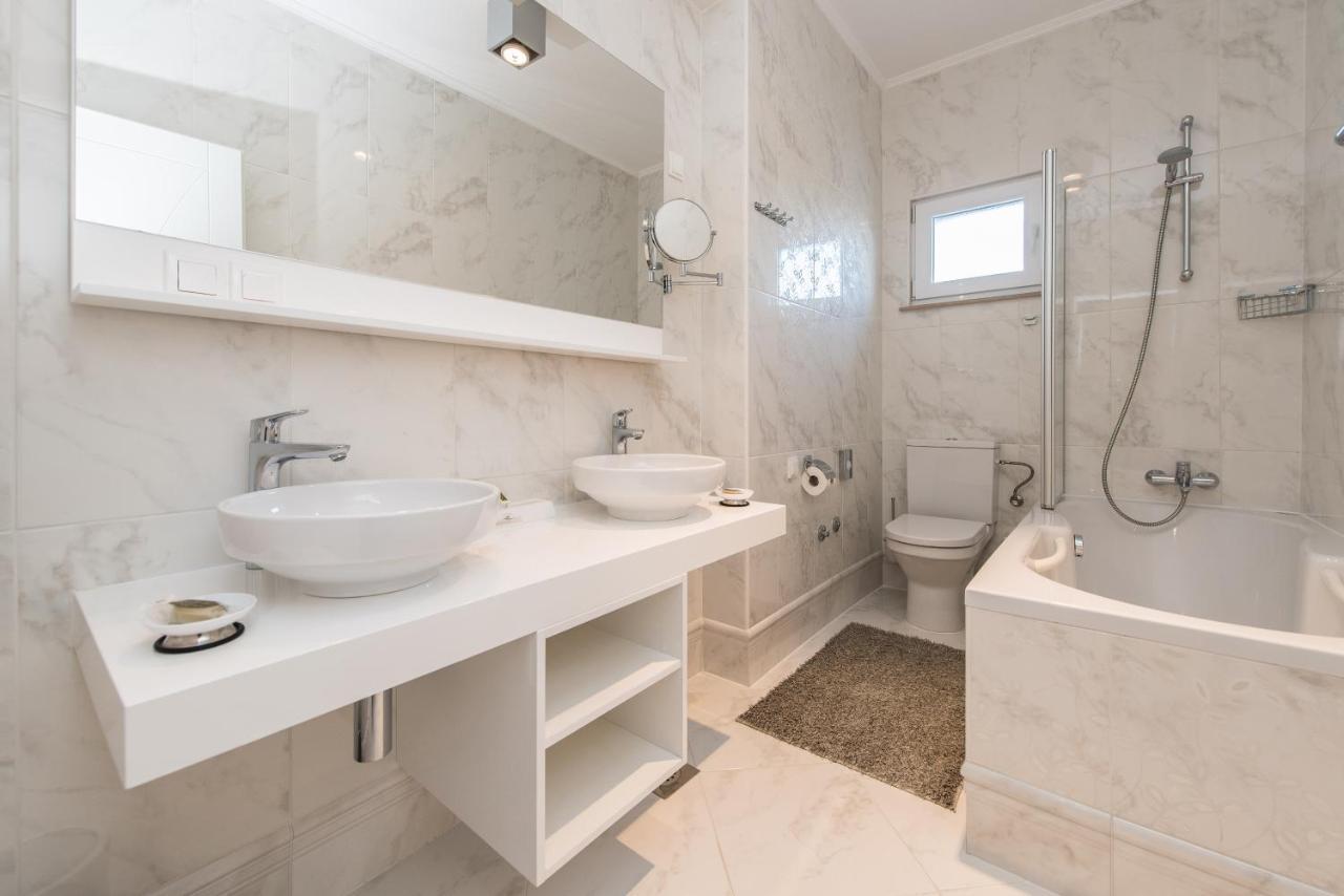Pool Terrace Sea View Sarkic Apartman Novalja Kültér fotó