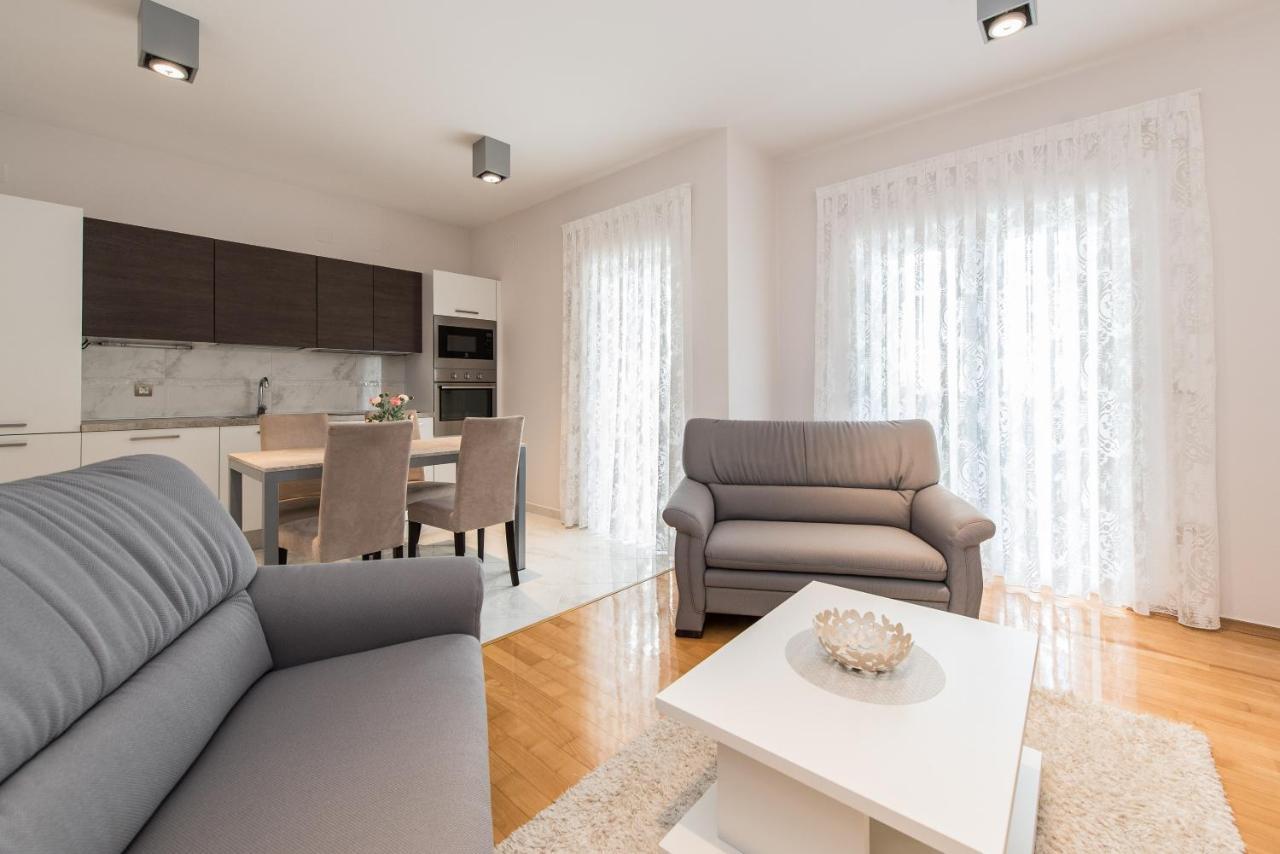 Pool Terrace Sea View Sarkic Apartman Novalja Kültér fotó