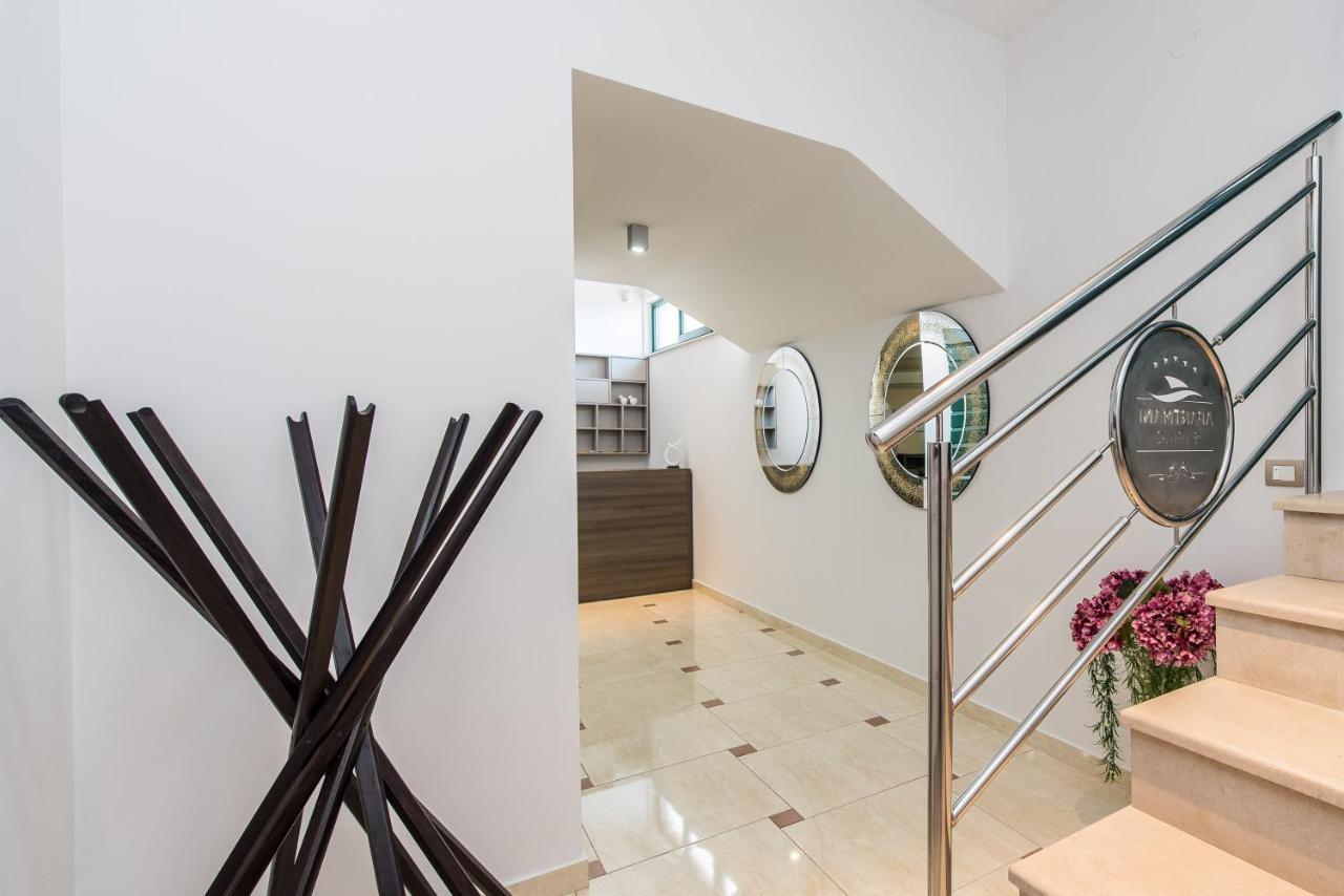 Pool Terrace Sea View Sarkic Apartman Novalja Kültér fotó