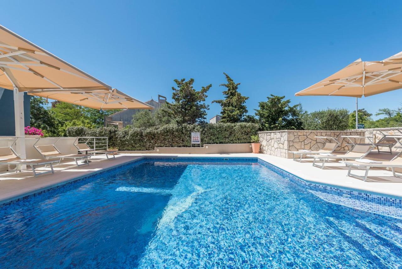 Pool Terrace Sea View Sarkic Apartman Novalja Kültér fotó