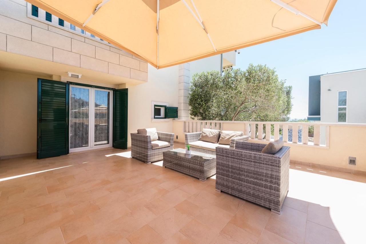 Pool Terrace Sea View Sarkic Apartman Novalja Kültér fotó
